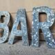 Bar en lettres métalliques vintage