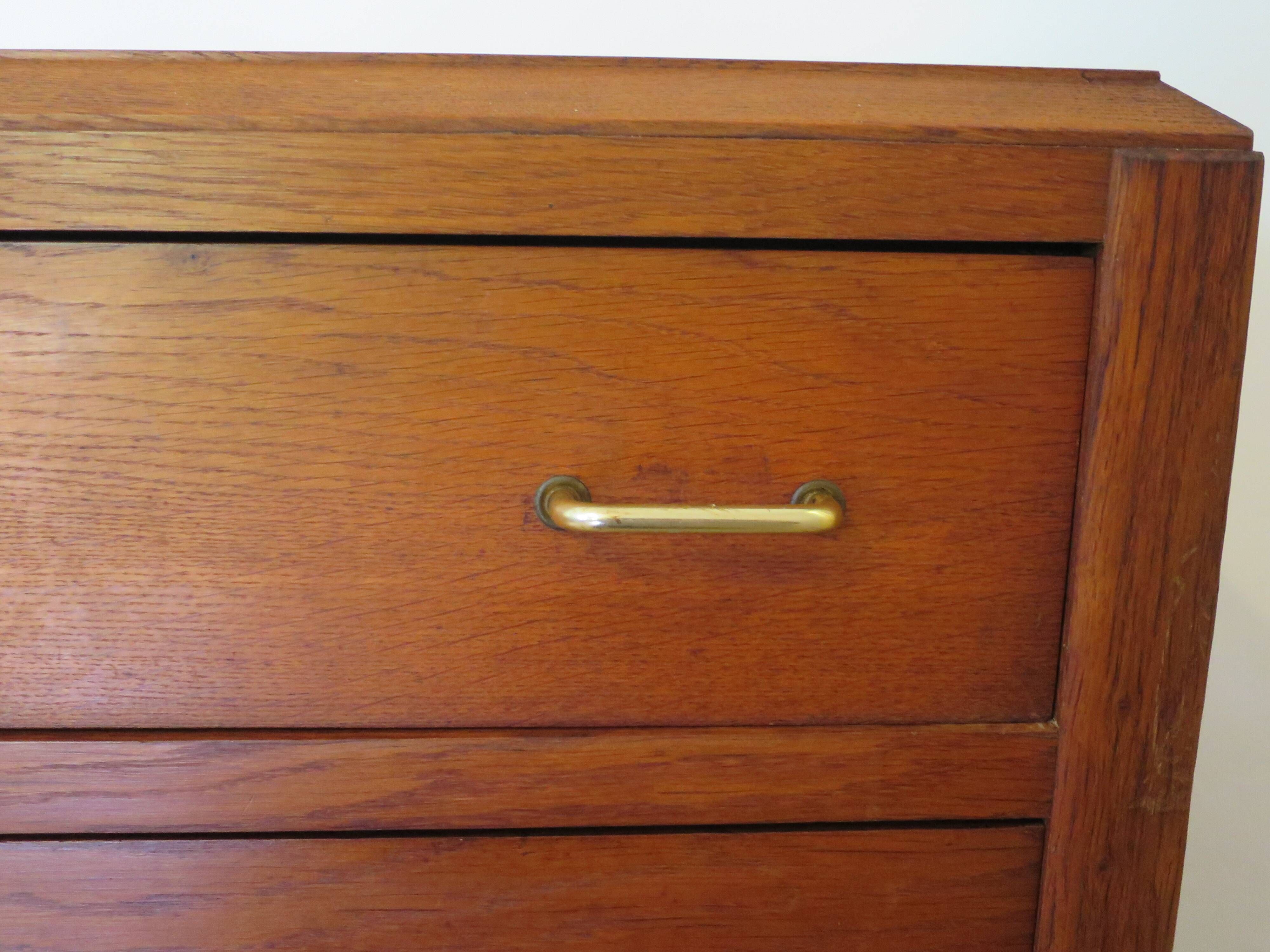 Pretty vintage chest of drawers - 4 drawers - 1960s - refined Scandinavian style - medium oak color