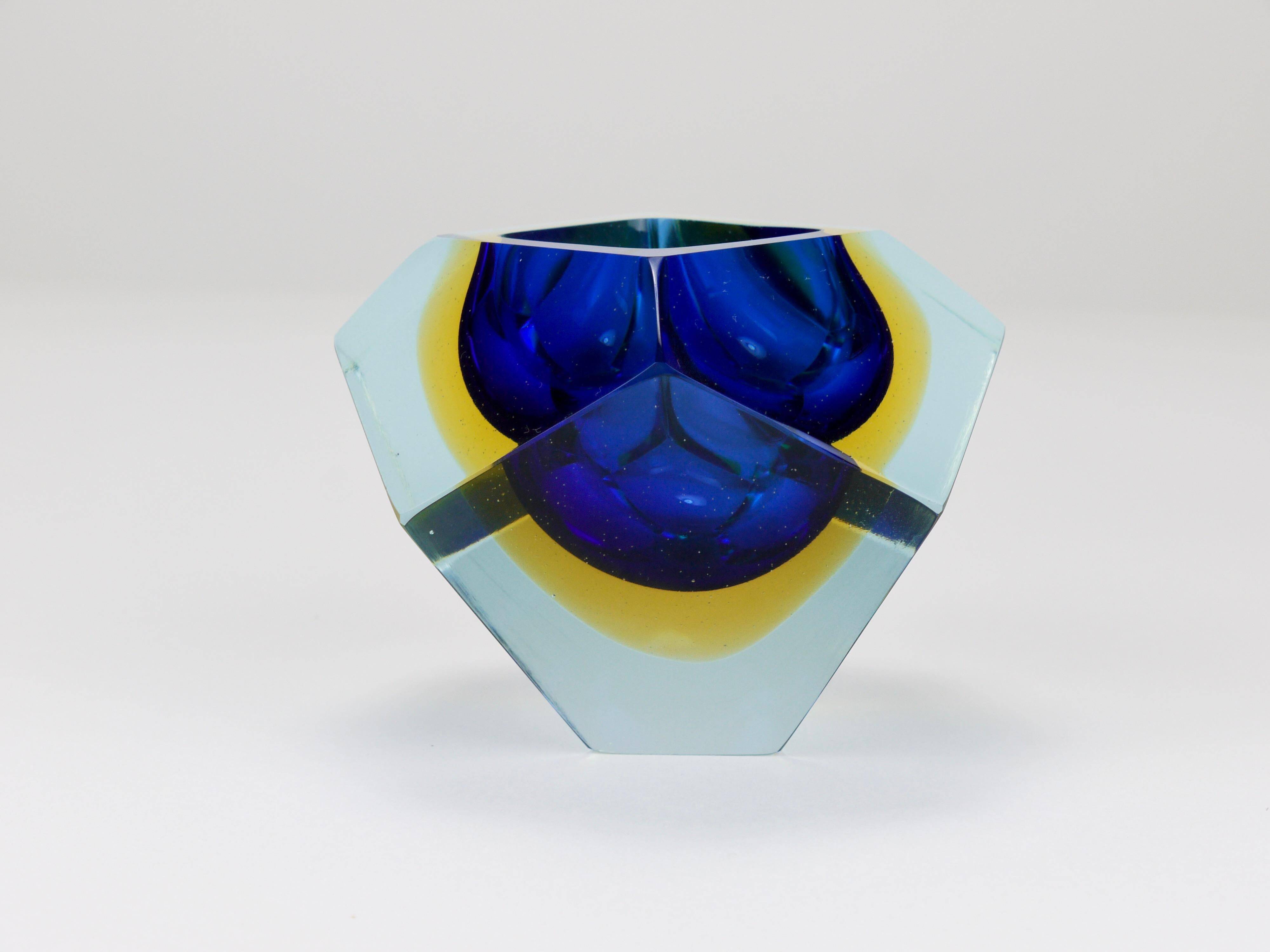 Faceted diamond caviar bowl Mandruzzato Sommerso, Murano glass, Italy, 1960s