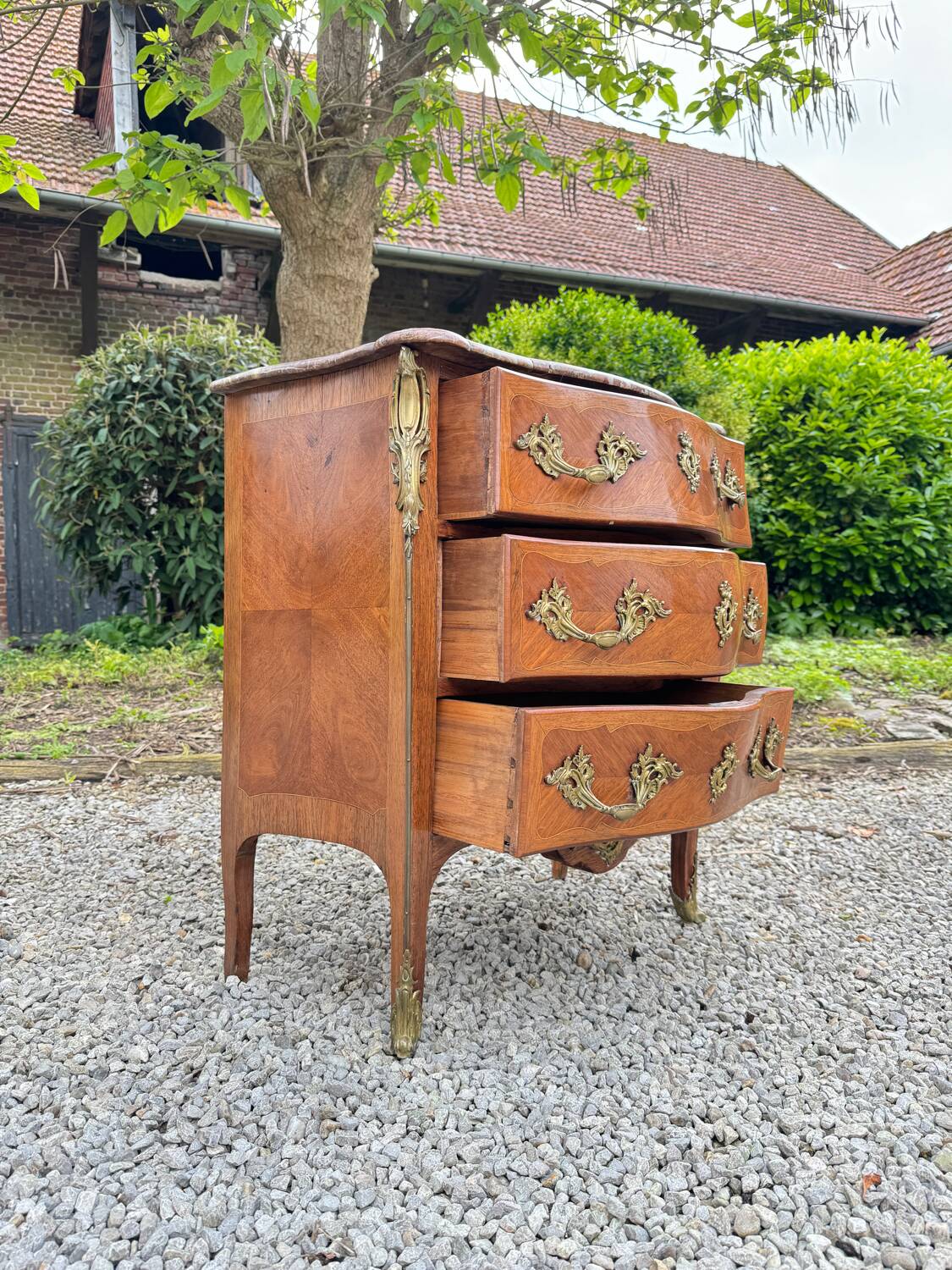 Curved chest of drawers in Louis XV style marquetry, 19th century