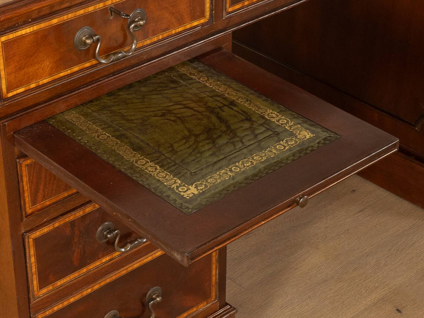 Bureau de style anglais ancien