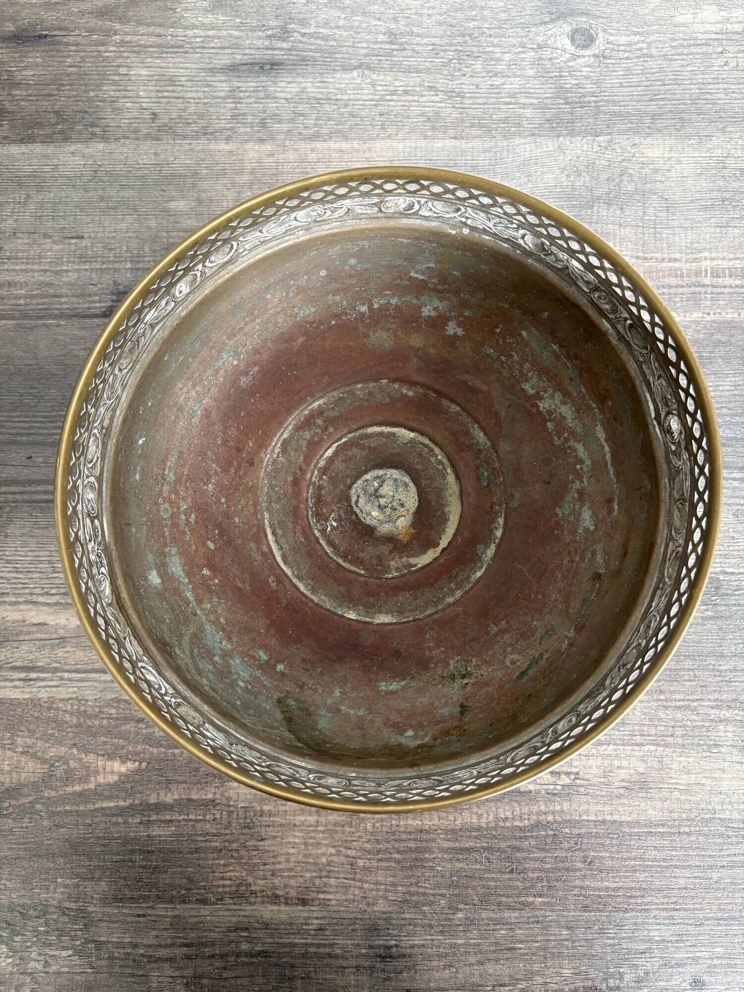 Vintage brass footed bowl, Italian decoration.