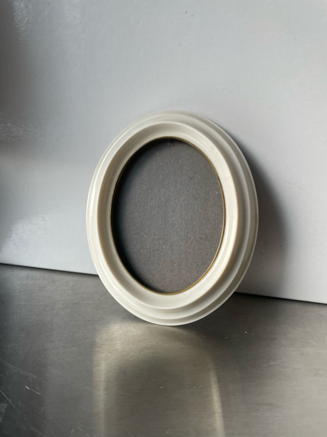 Oval bakelite vintage frame