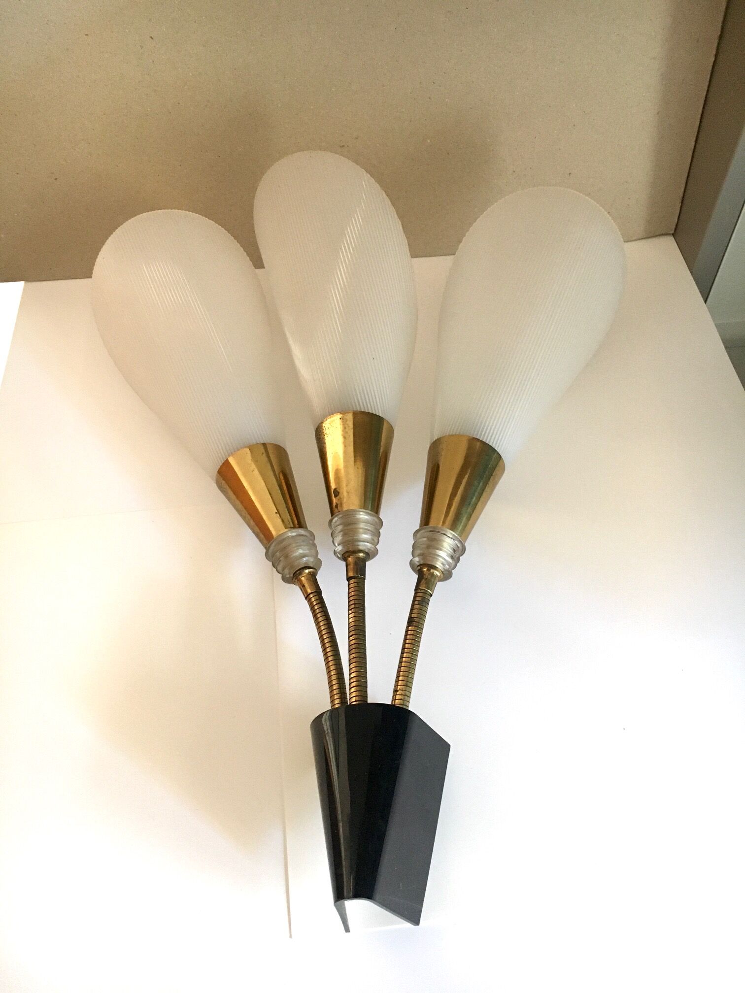 Vintage wall lamp with 3 articulated branches, 60's