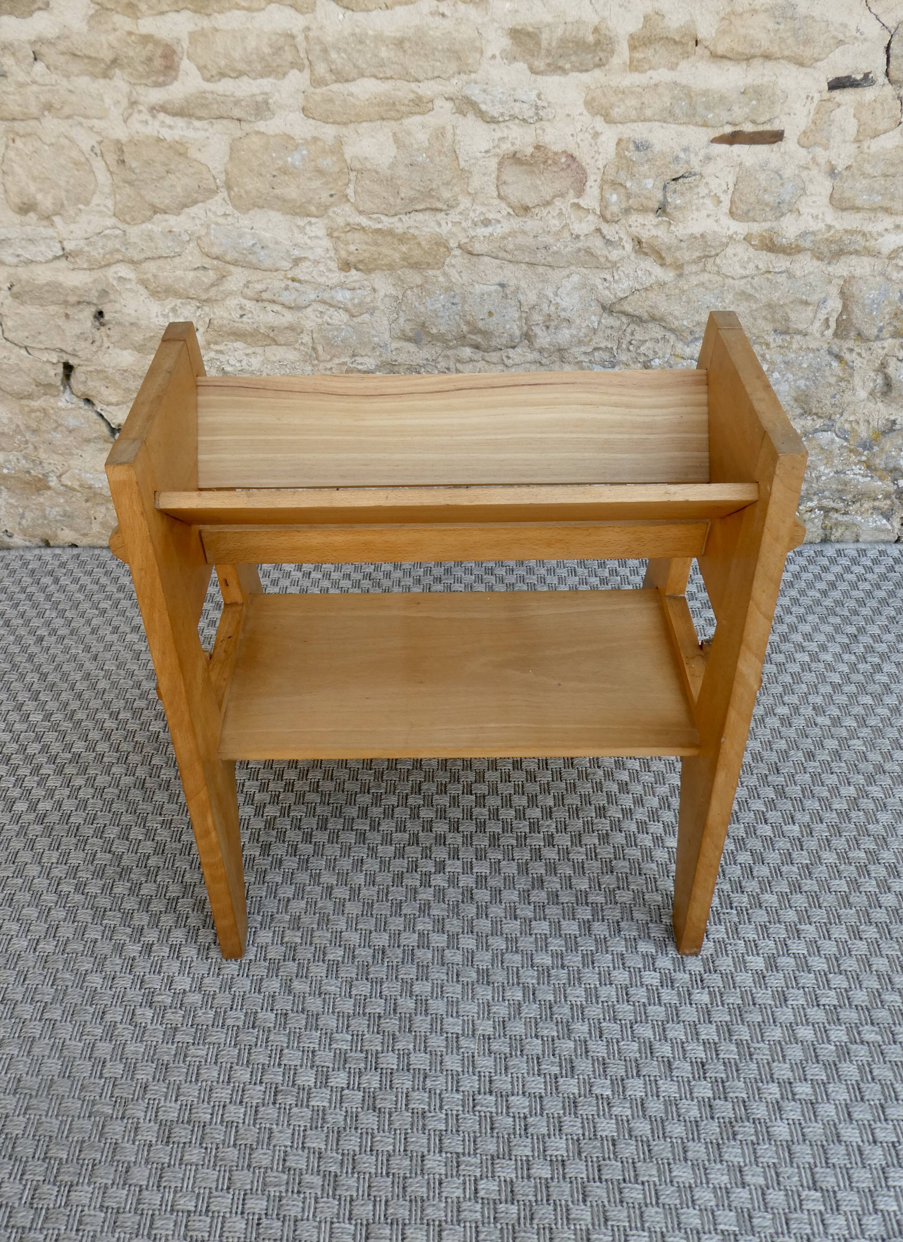 Light wood side table magazine rack