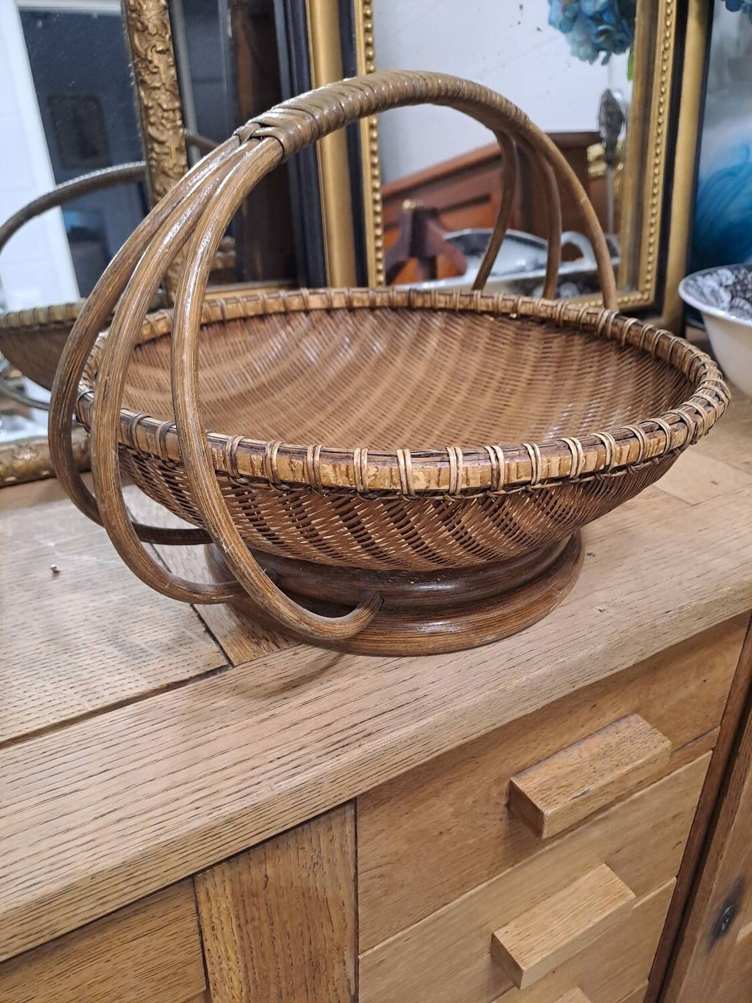 Corbeille ou panier en osier vintage