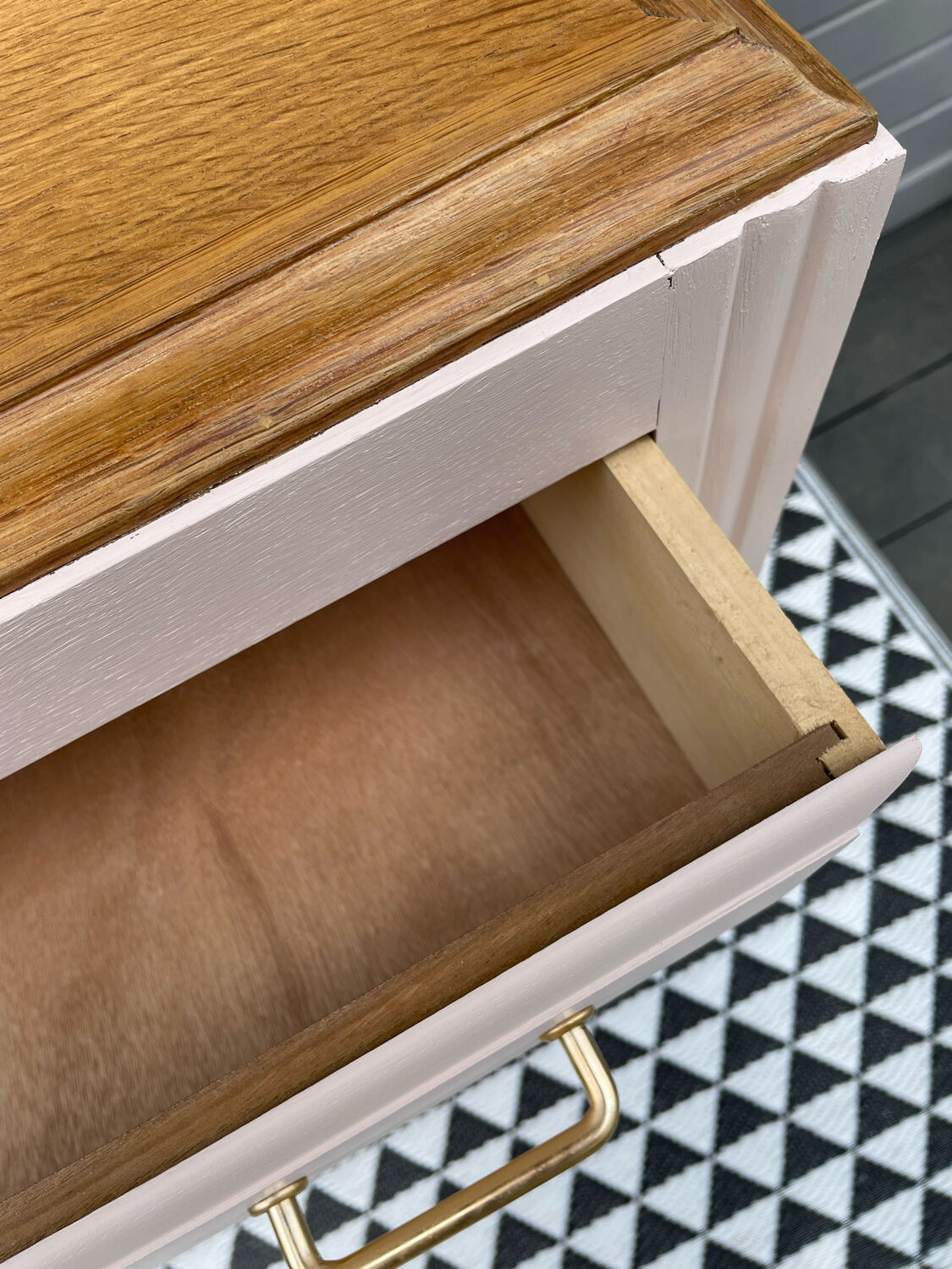 Vintage chest of drawers