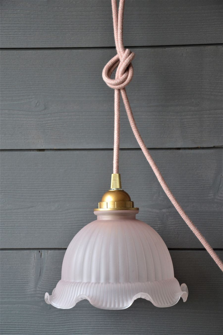 Walklight in curved glass – pink colors -