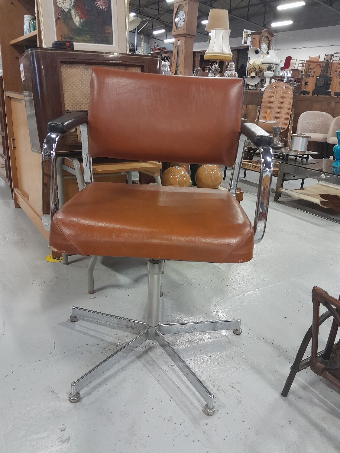 Swivel chair