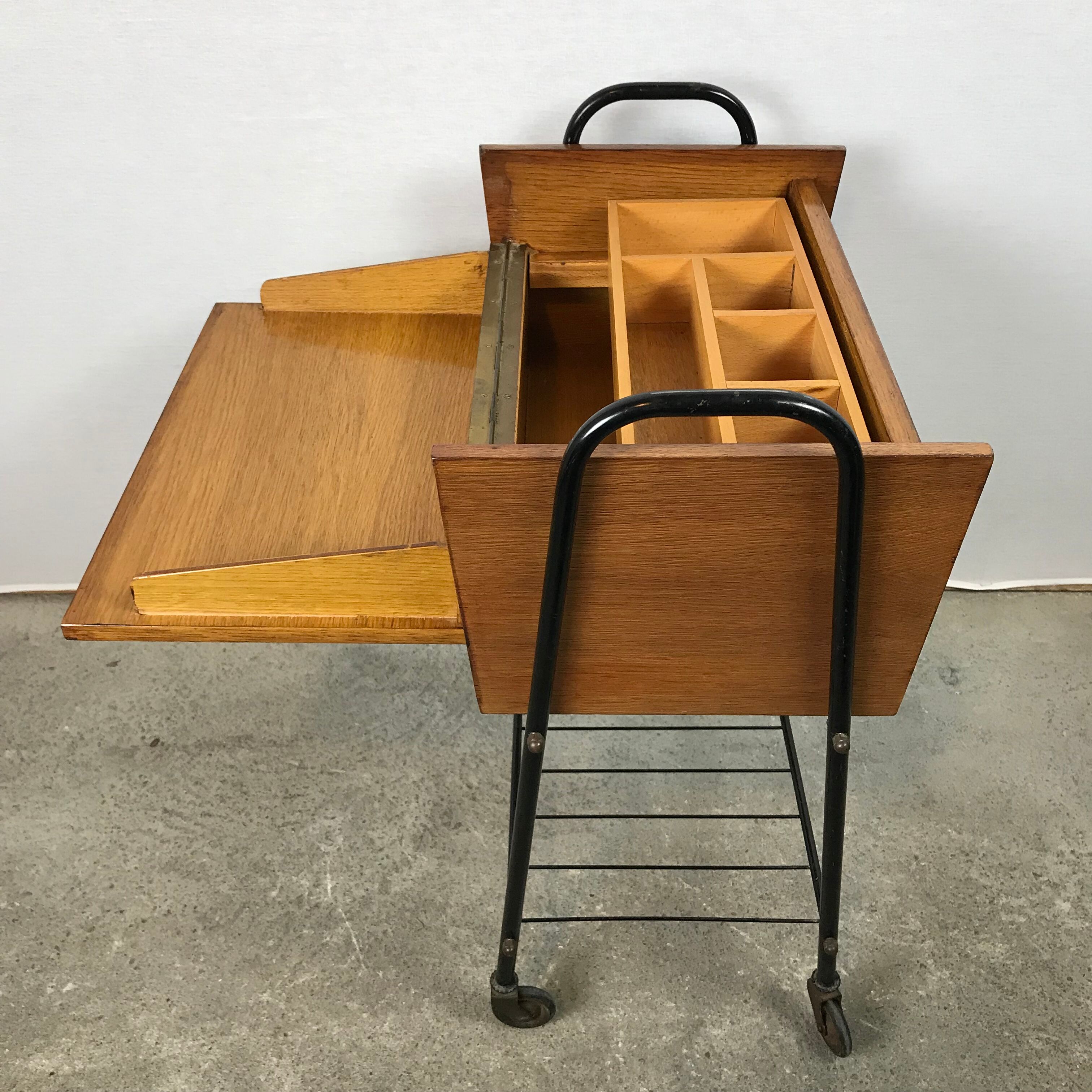 Roulette vintage years 50 sewing worker