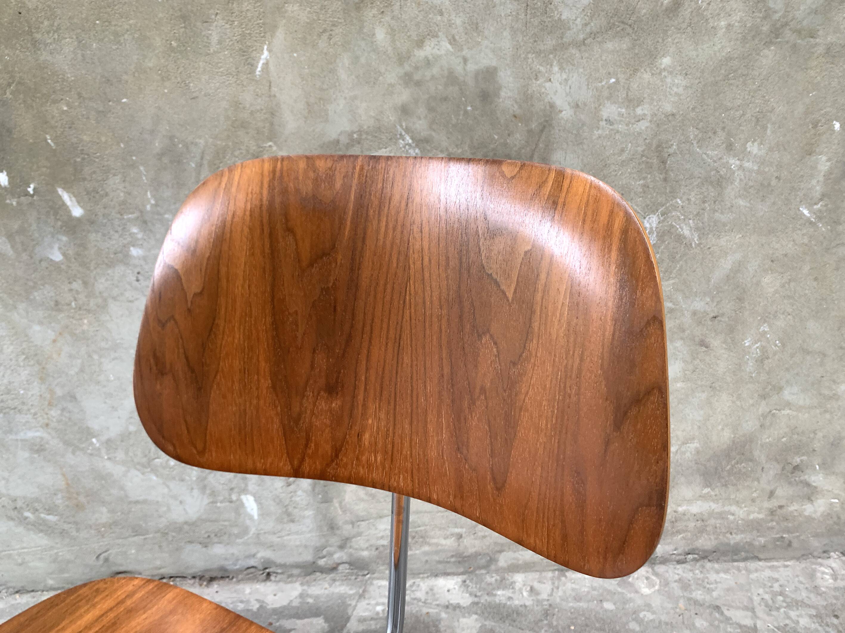 Chaises DCM Noyer Ray & Charles Eames Dining Chair Metal Herman Miller