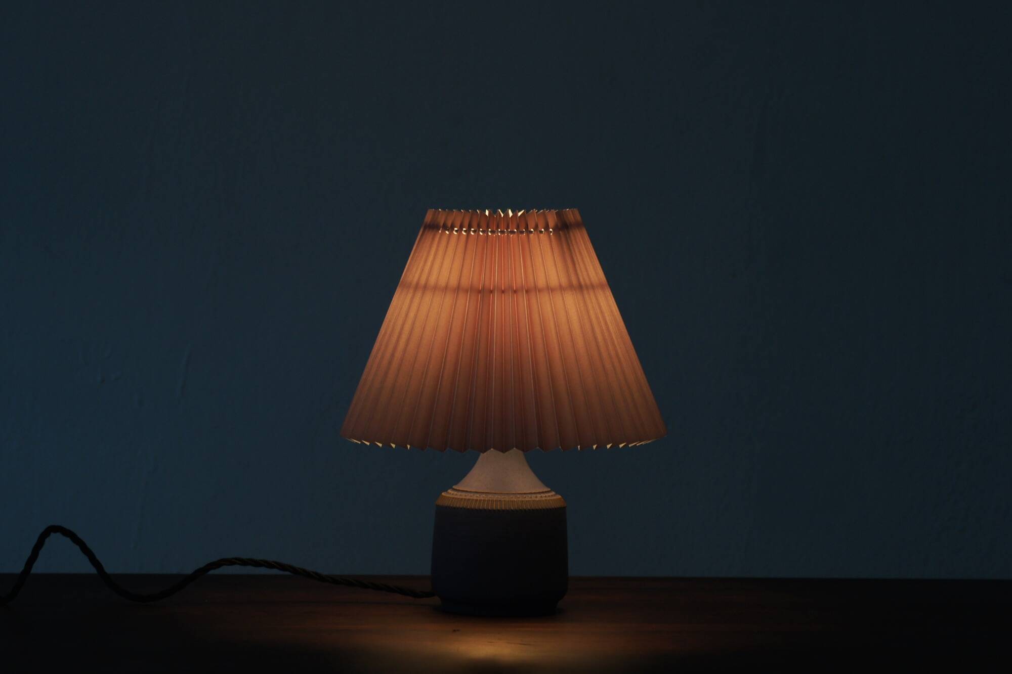 Lampe de table en grès de Klase Höganäs, Suède, années 1960.