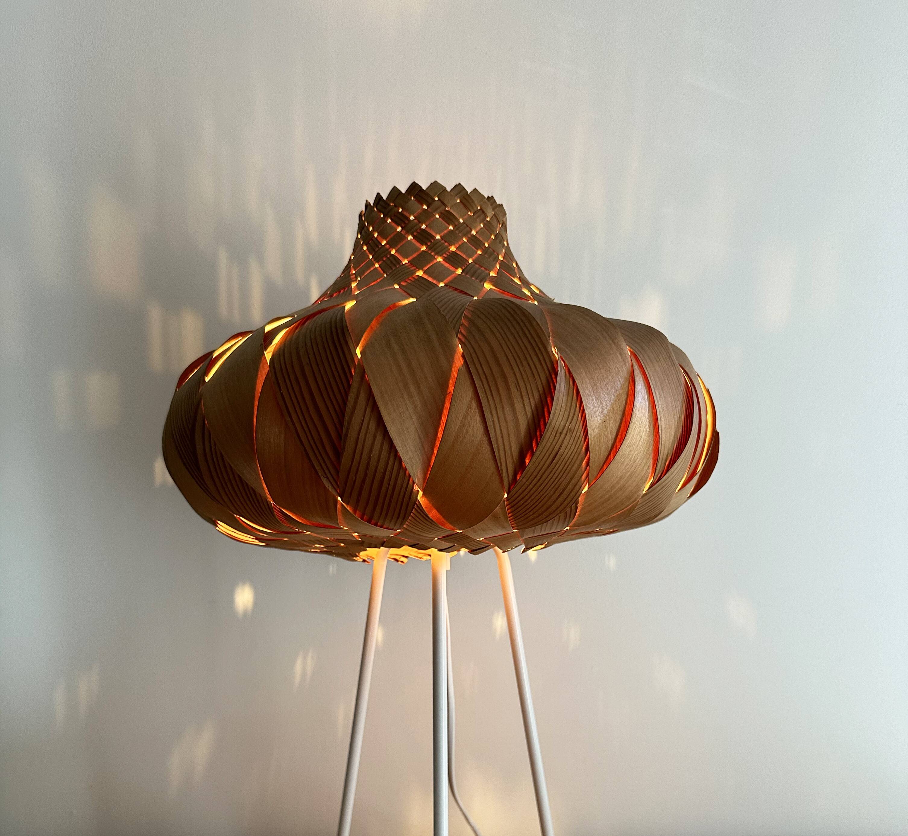 Large tripod mood lamp