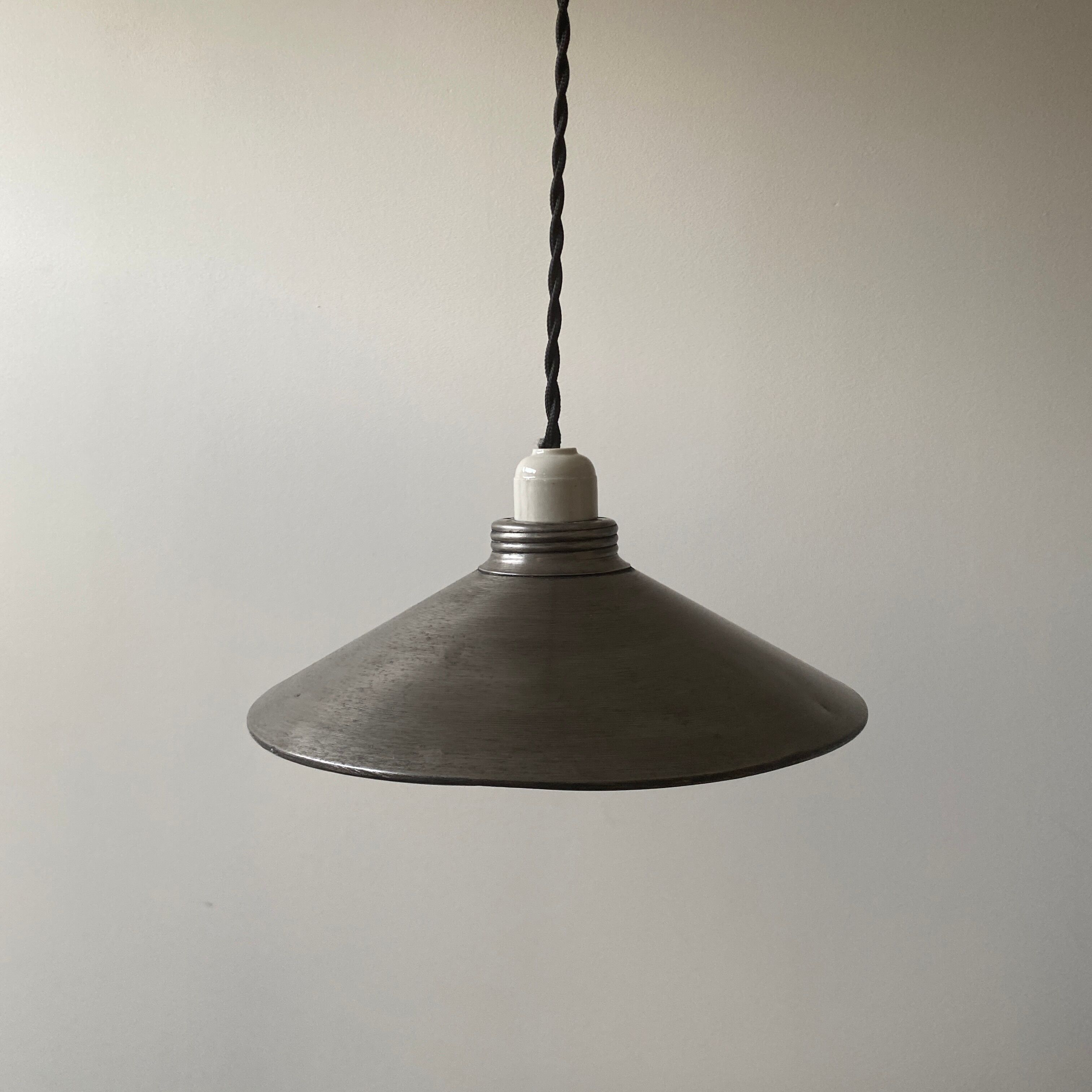 Old aluminum suspension 24 cm