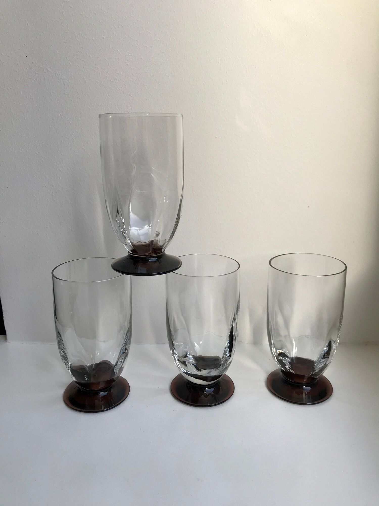 Set of 4 small glasses / flutes with purple feet art deco 30s
