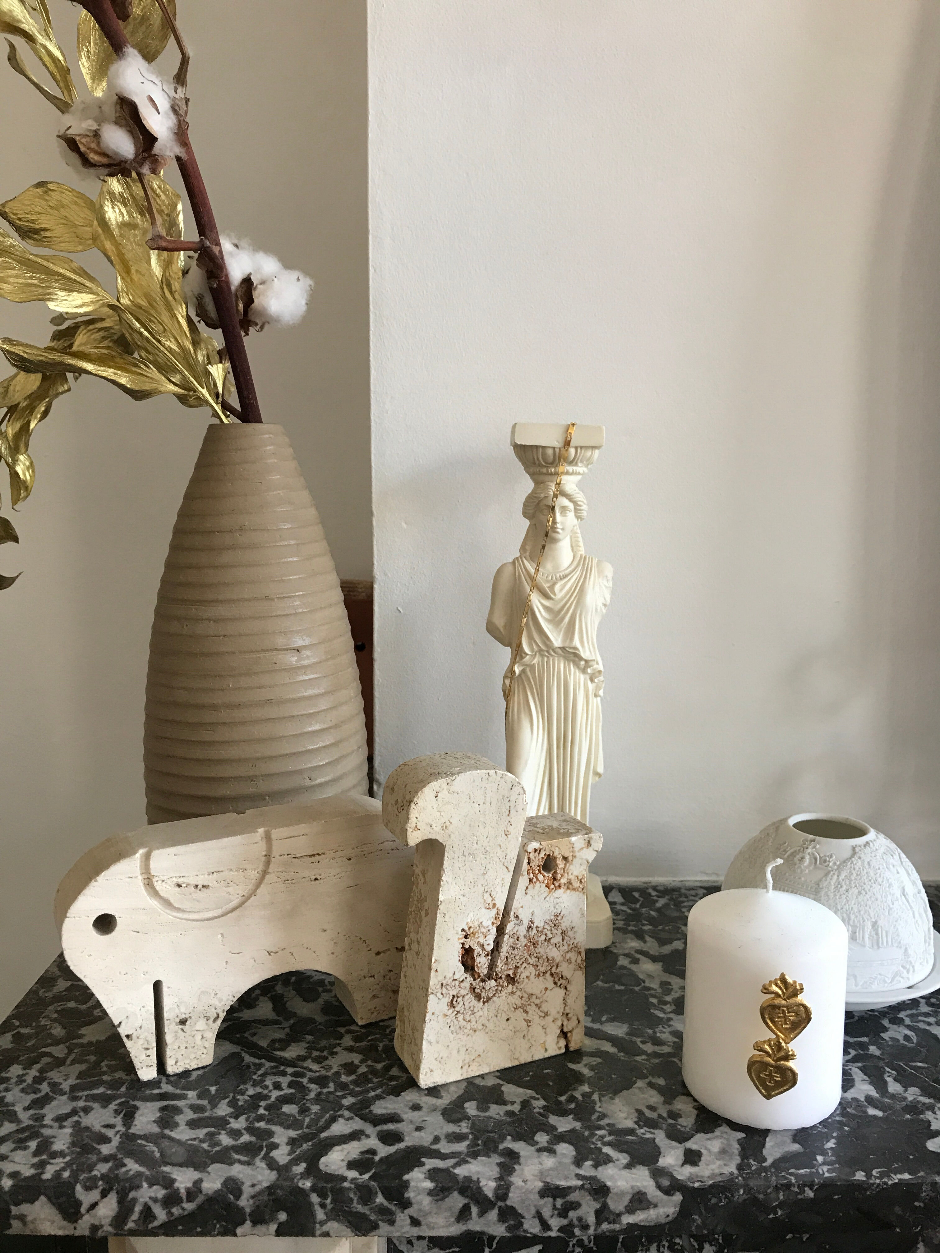 Travertine squirrel Mannelli
