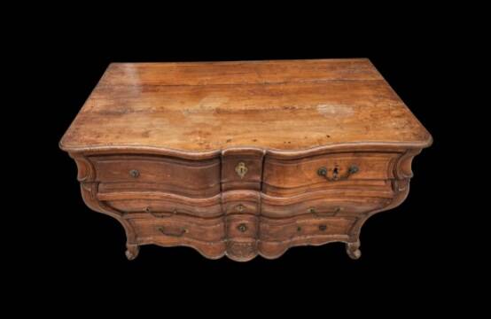 Louis XV chest of drawers