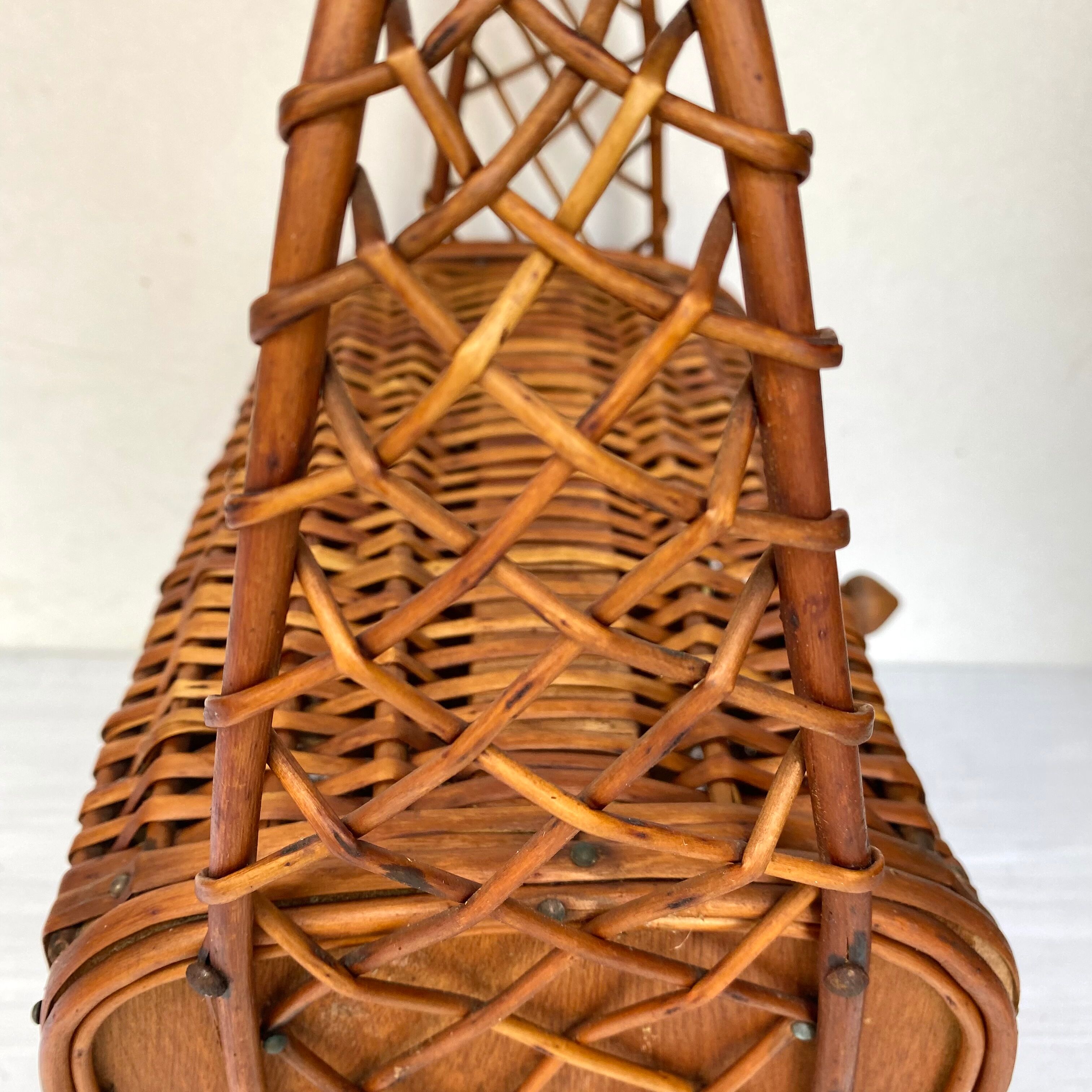 Vintage wicker basket handbag