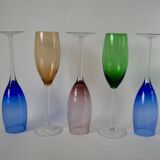 Set of 5 designer champagne flutes in colored glass from the 70s