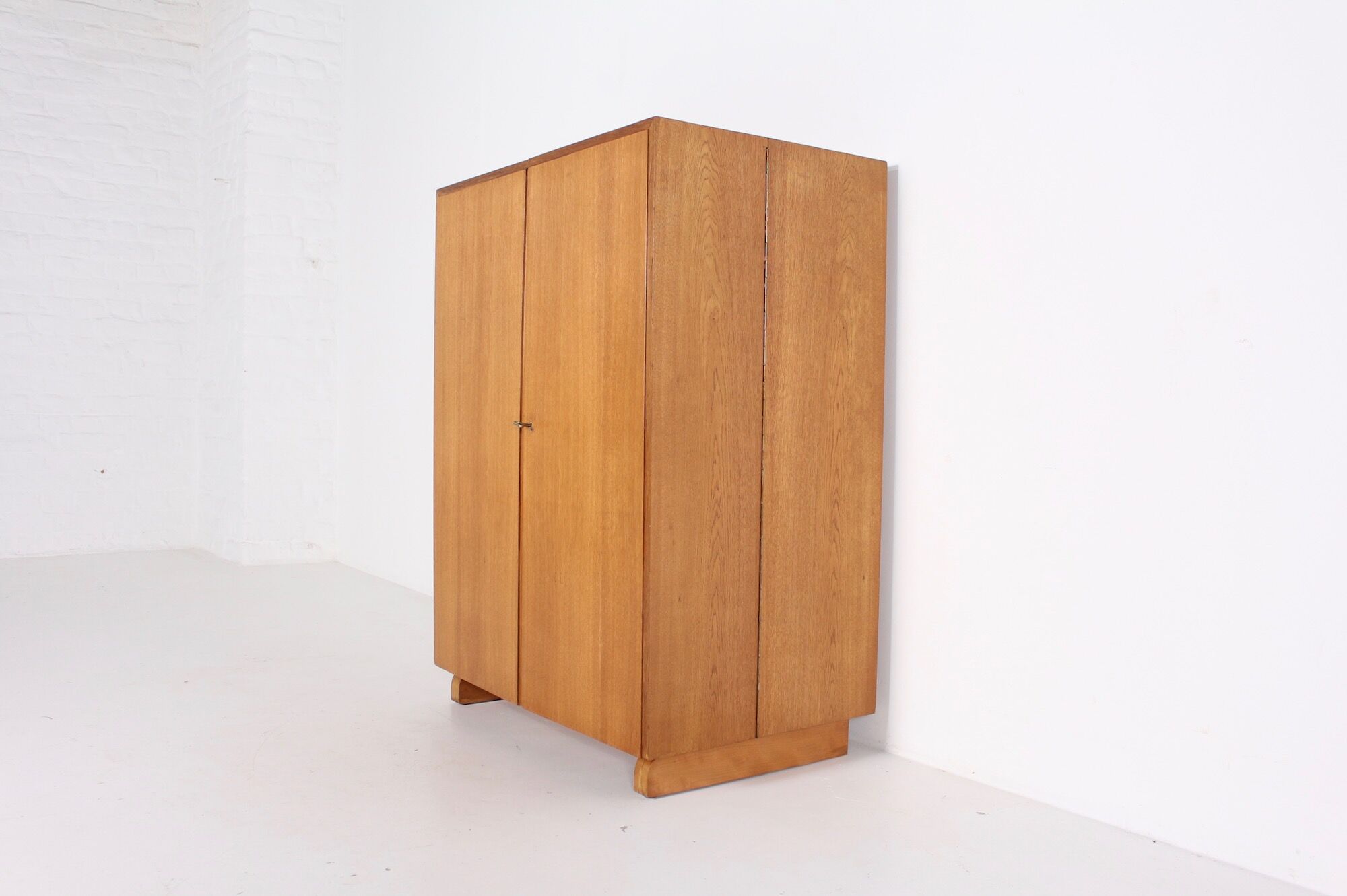 Retractable desk "Magic Box" Mummenthaler & Meier