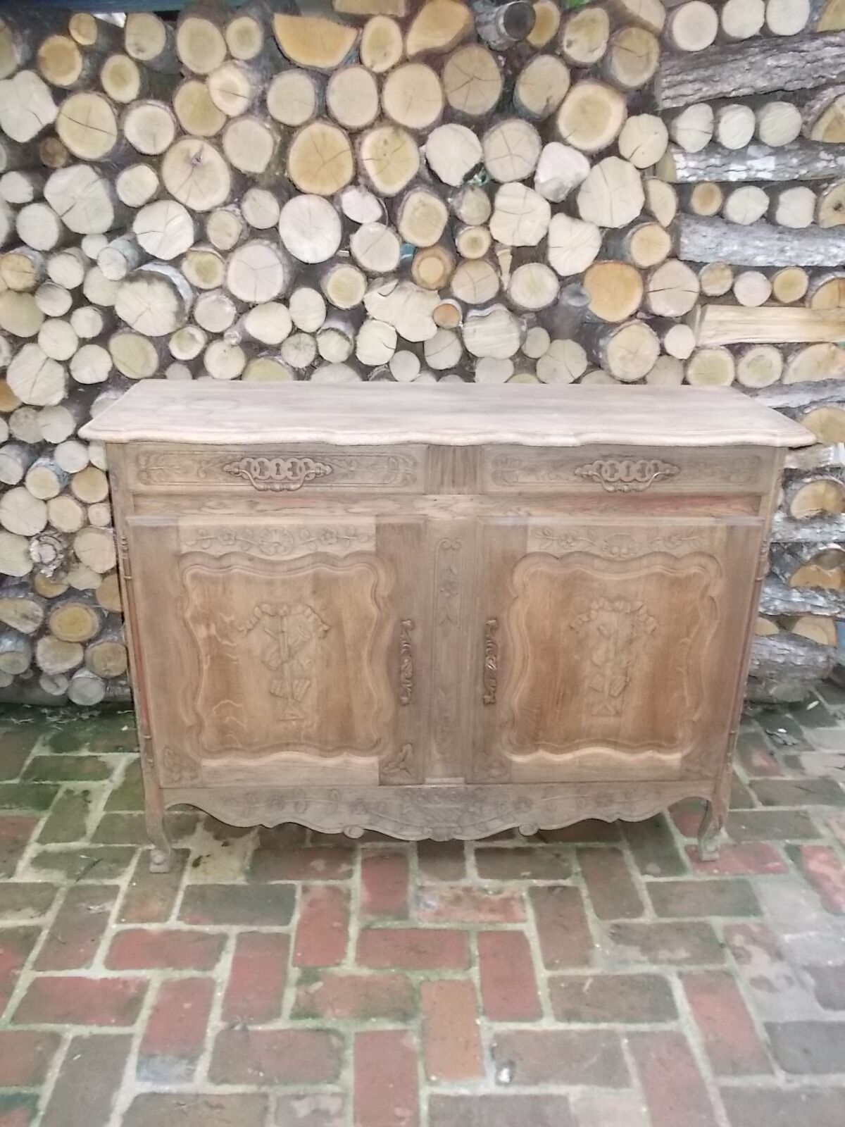 Country-style sideboard