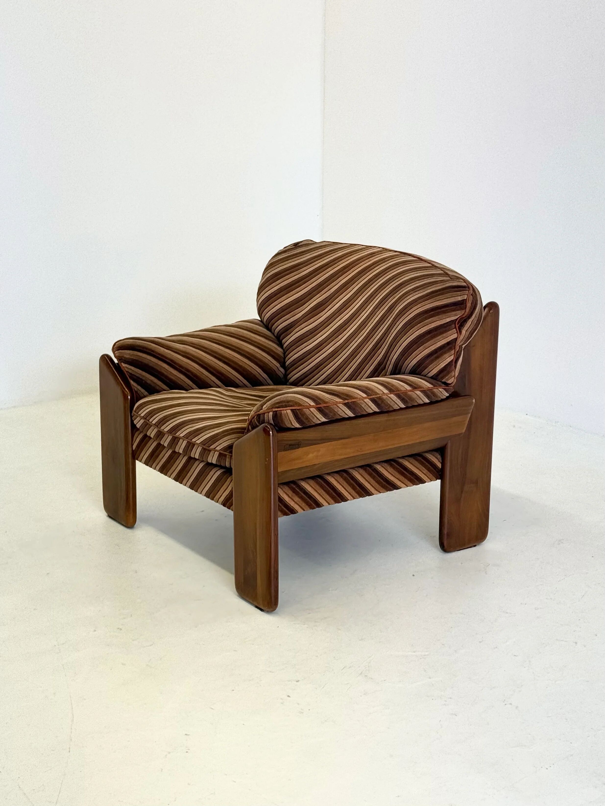 Sapporo chair by Mario Marenco for Mobil Girgi striped