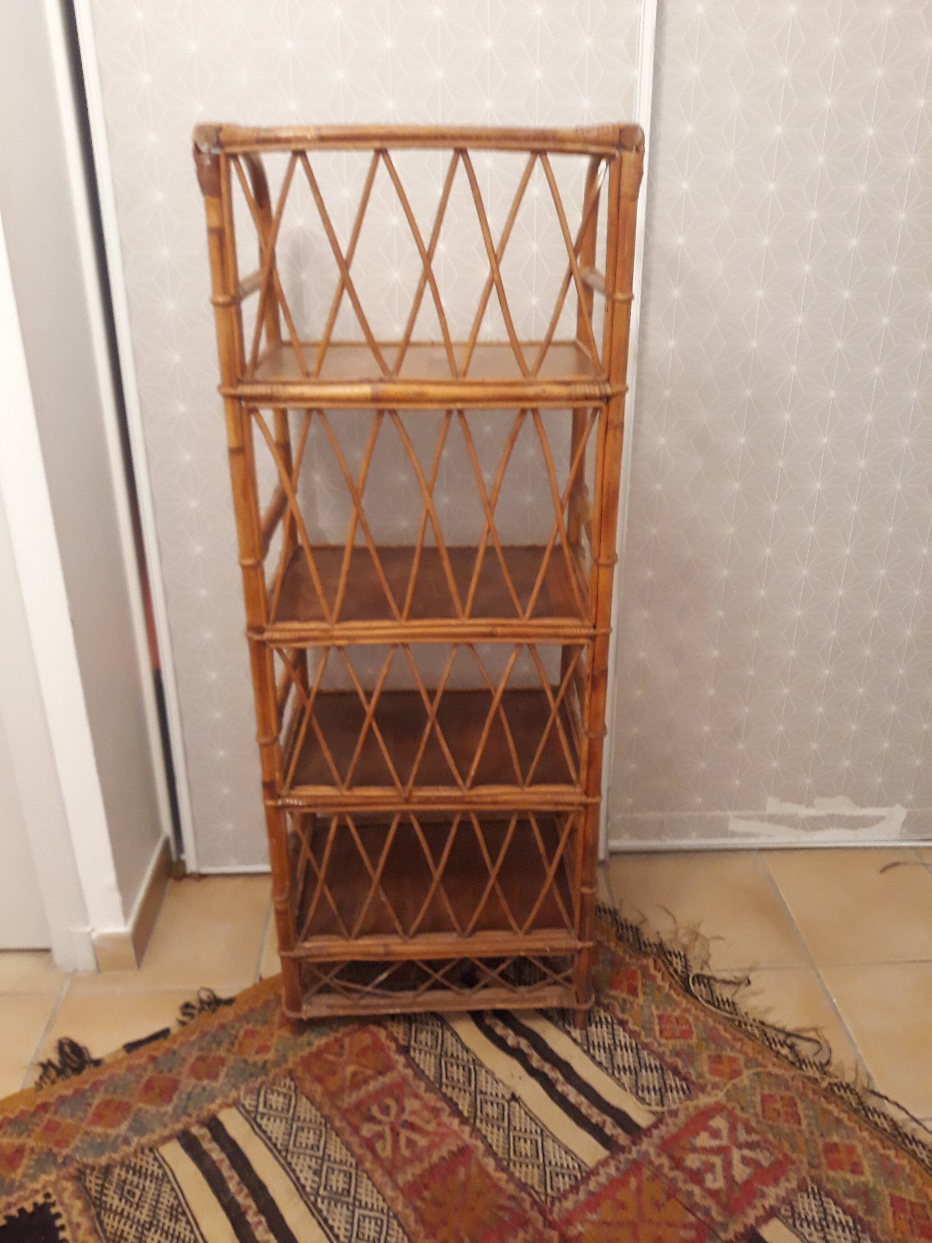 Étagère en rotin vintage