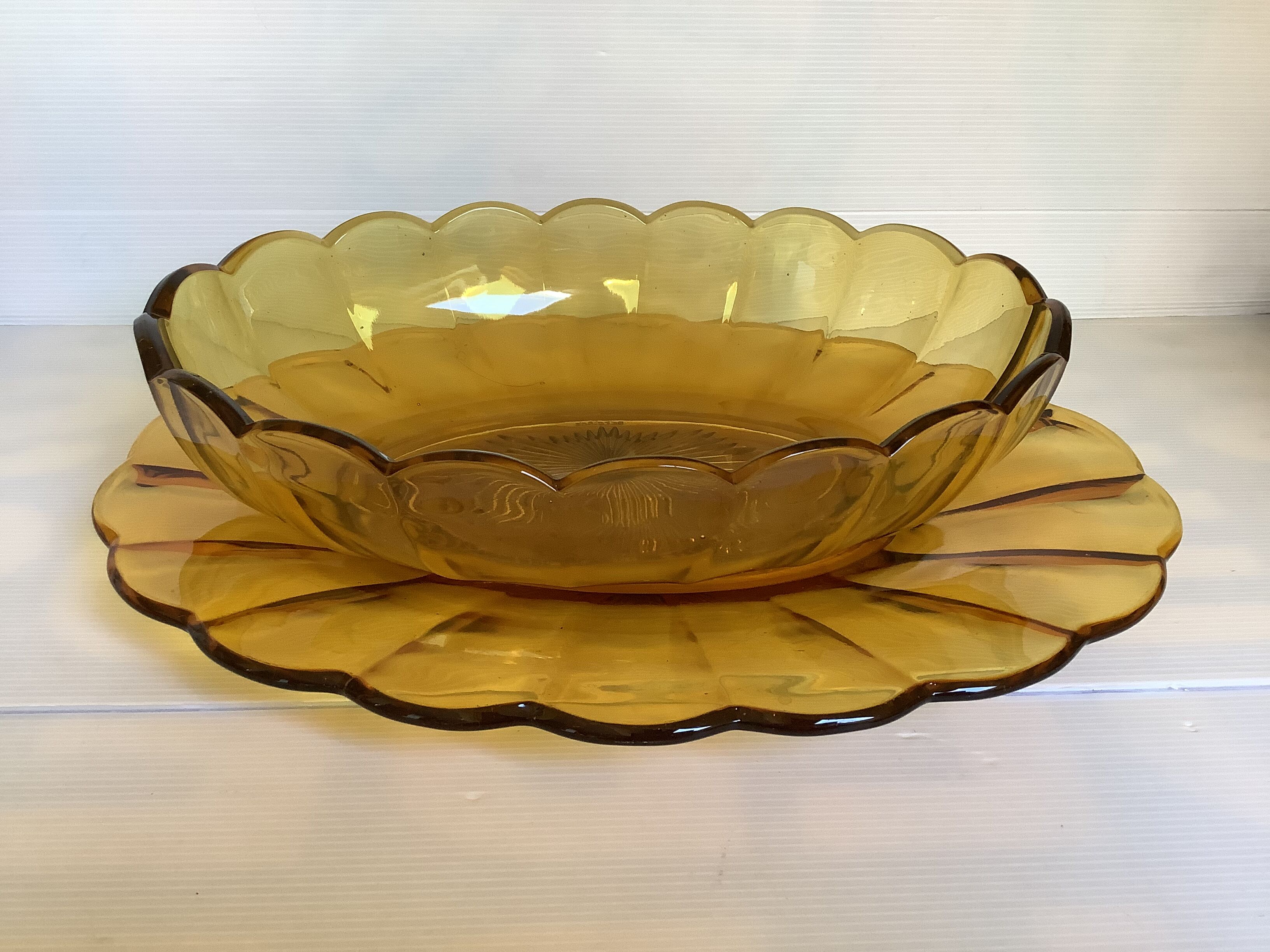 Val Saint Lambert fruit bowl centerpiece