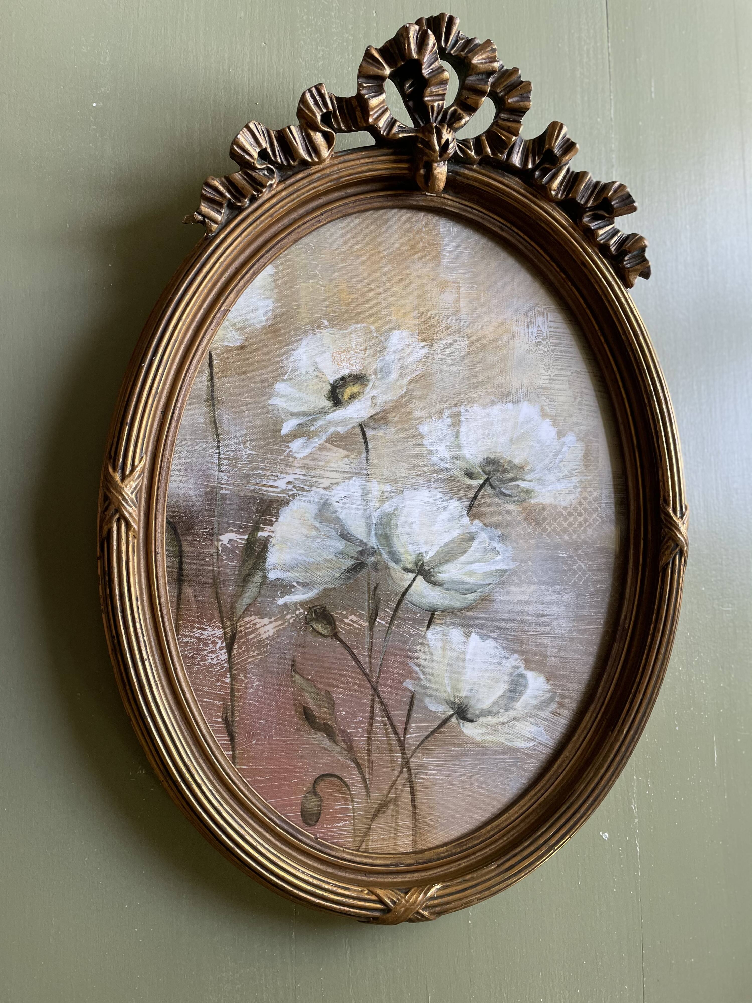 Louis XVI knot oval frame