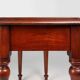 Table d'appoint anglaise élégante du milieu du 19e siècle en bois massif