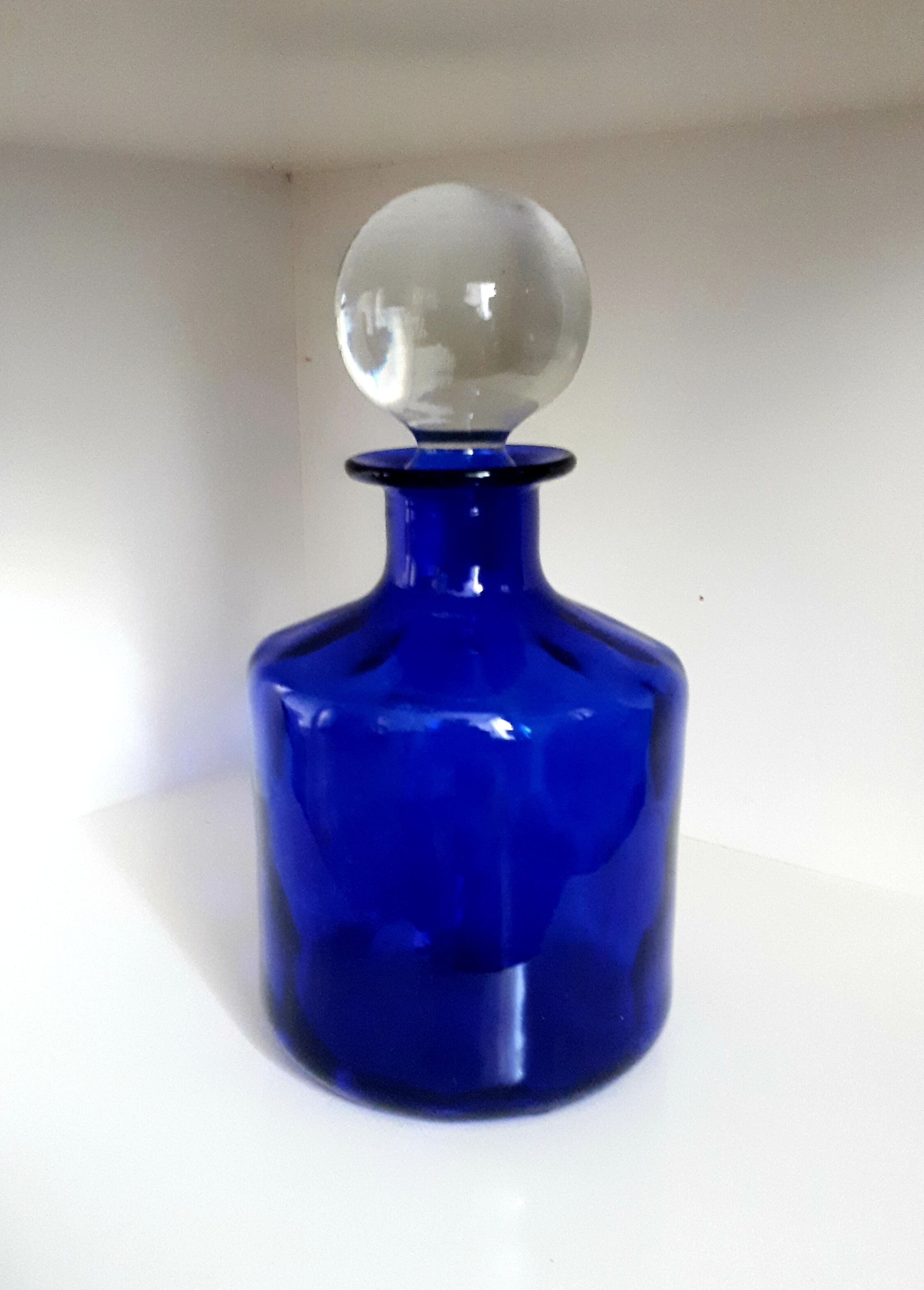 Blue decorative bottle bottle