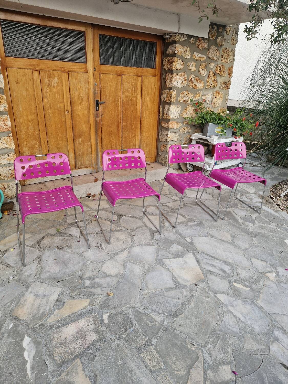 chaise Omstak par Rodney Kinsman
