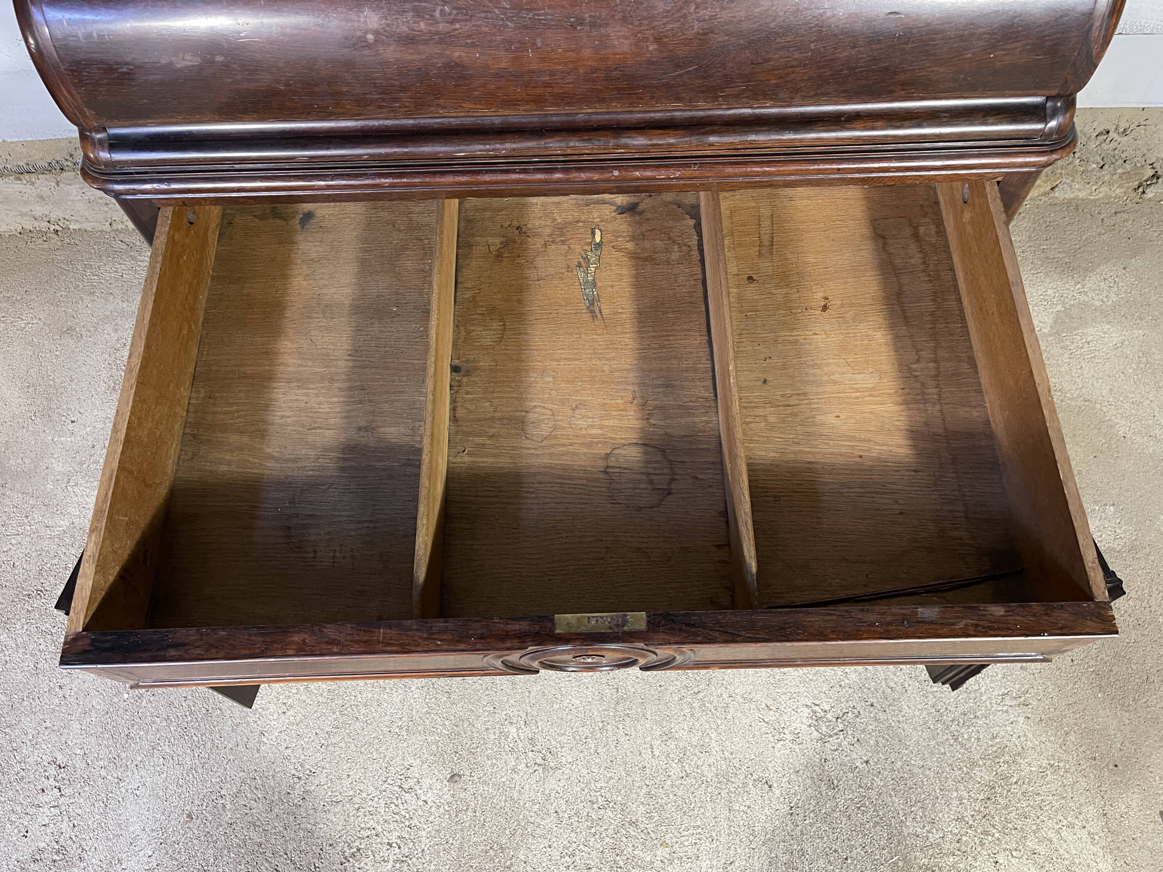 Railway chest of drawers