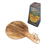 Cutting board, hanging rope