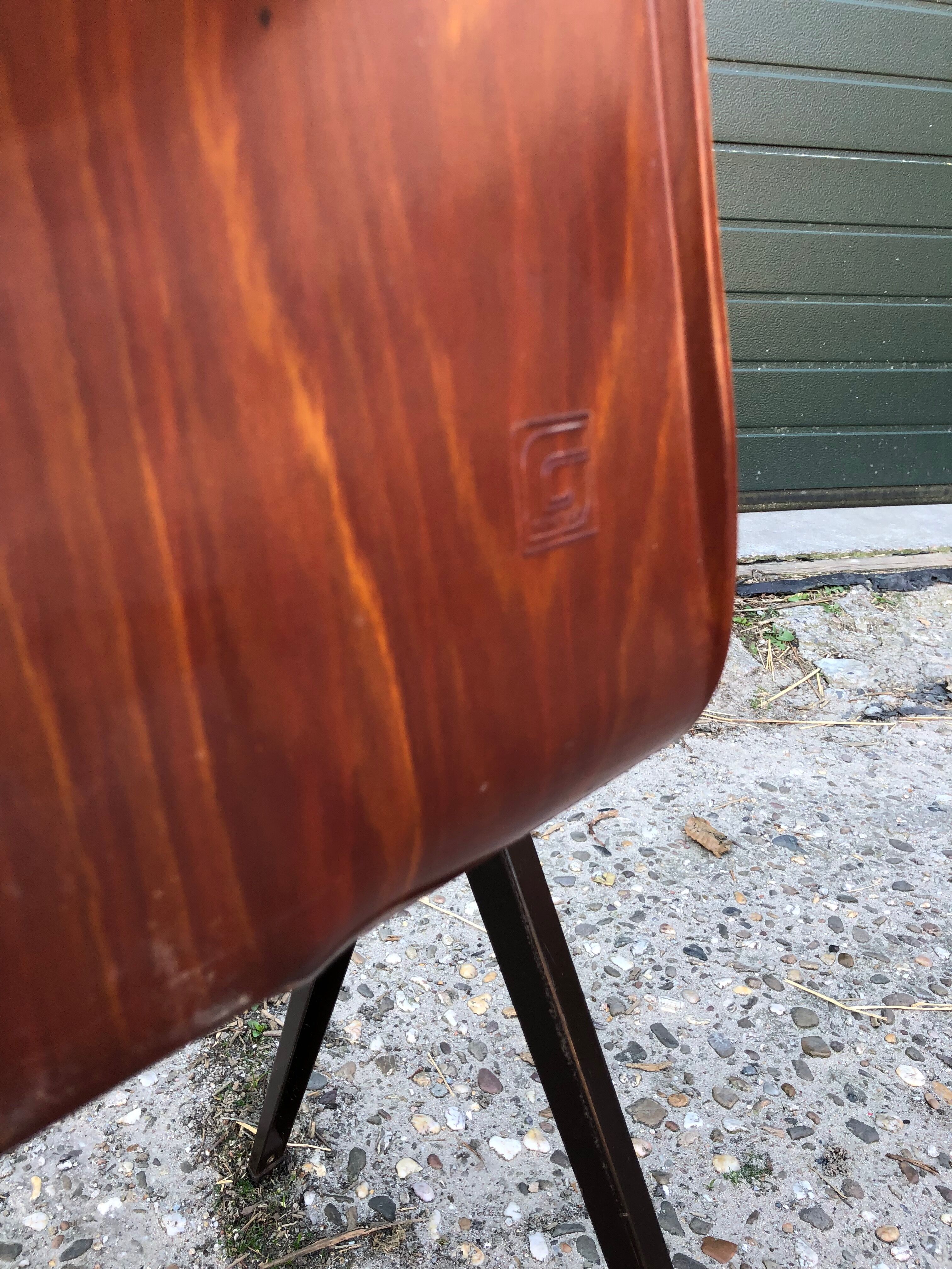 Stackable school Chair S22 de Pagholz Galvanitas