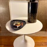 Circular sofa end on white metal leg. XXth work.