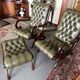Fauteuil et repose pied - style chesterfield