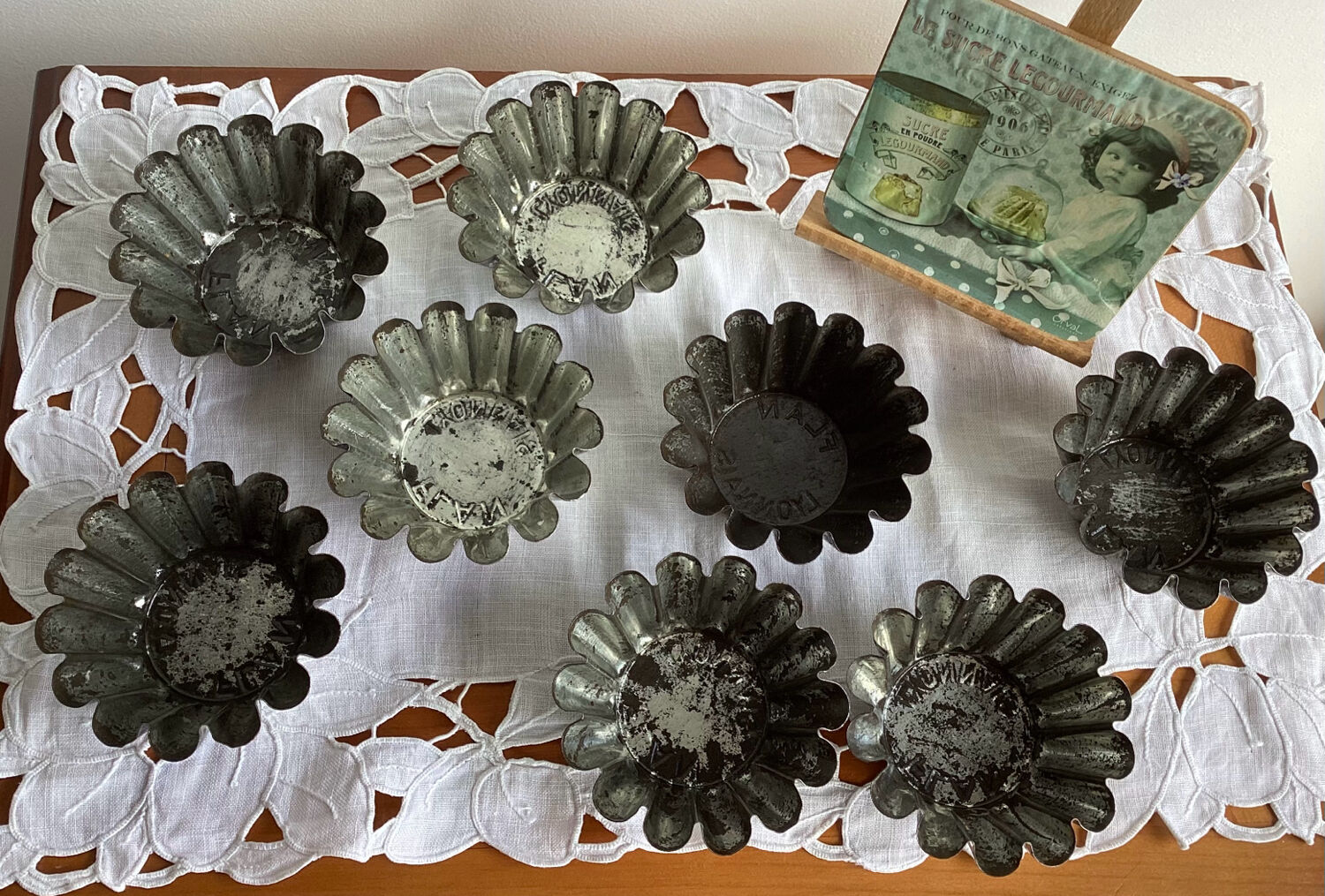 Lot de 8 anciens moules Flan Lyonnais -vintage