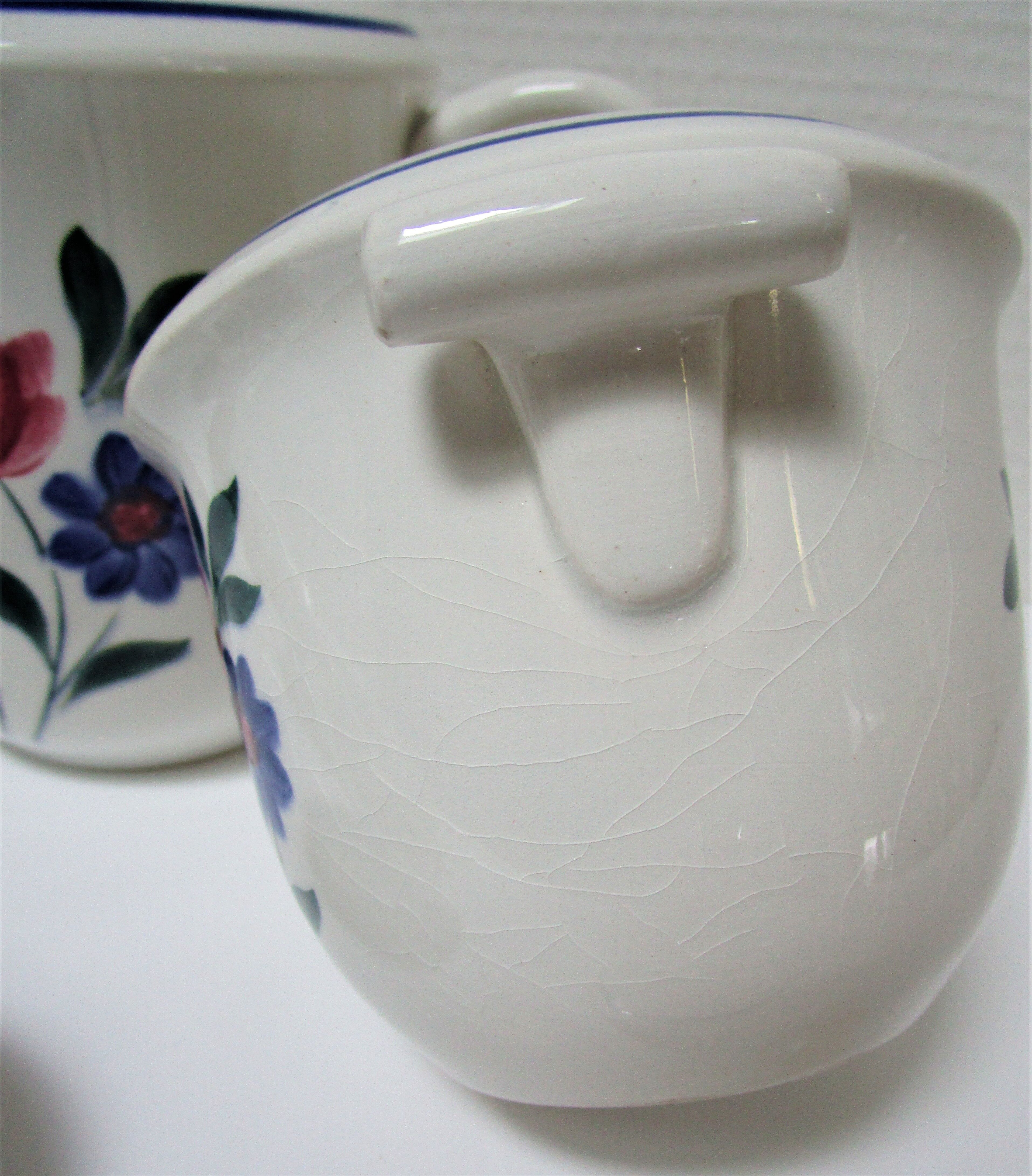tea or coffee set model Gilberte earthenware Saint Amand floral decoration