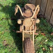 Sculpture moto Harley Davidson en osier