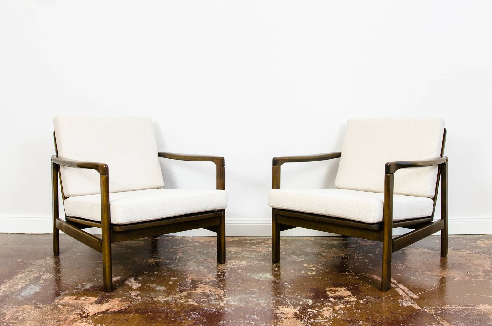 Pair of beige mid century armchairs b7522 by zenon bączyk, 1960's