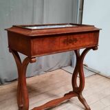 Mahogany planter