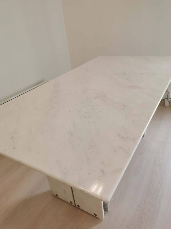 Table salle a manger ou bureau  marbre annee 1980