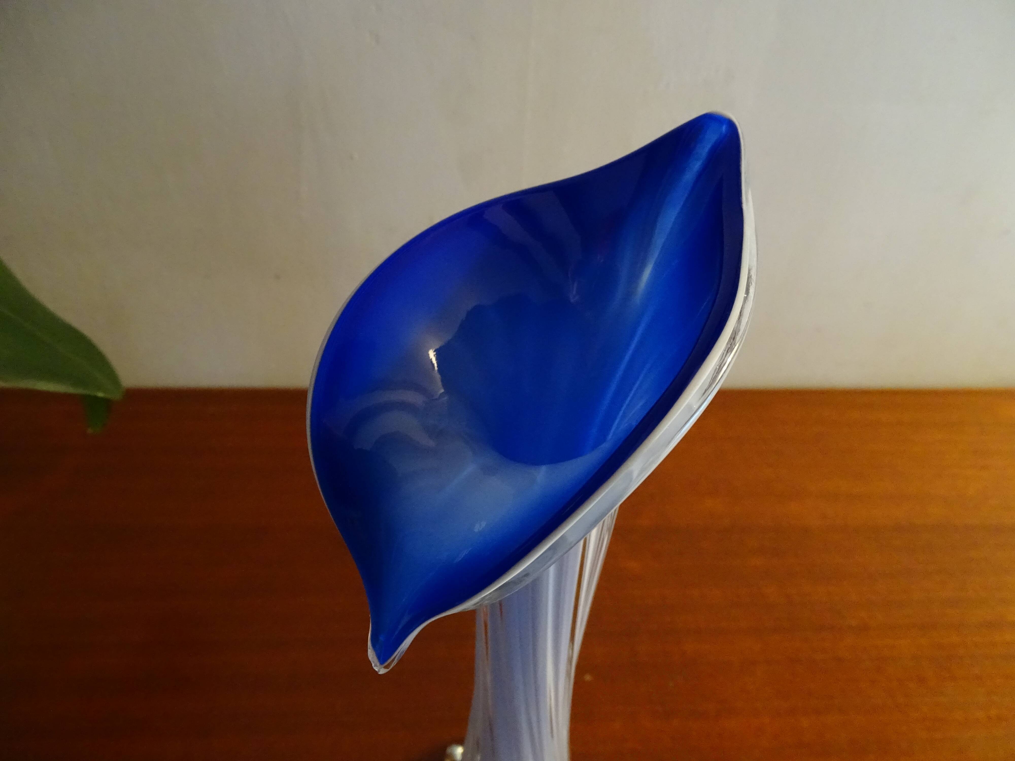 Murano glass vase twisted flower neck