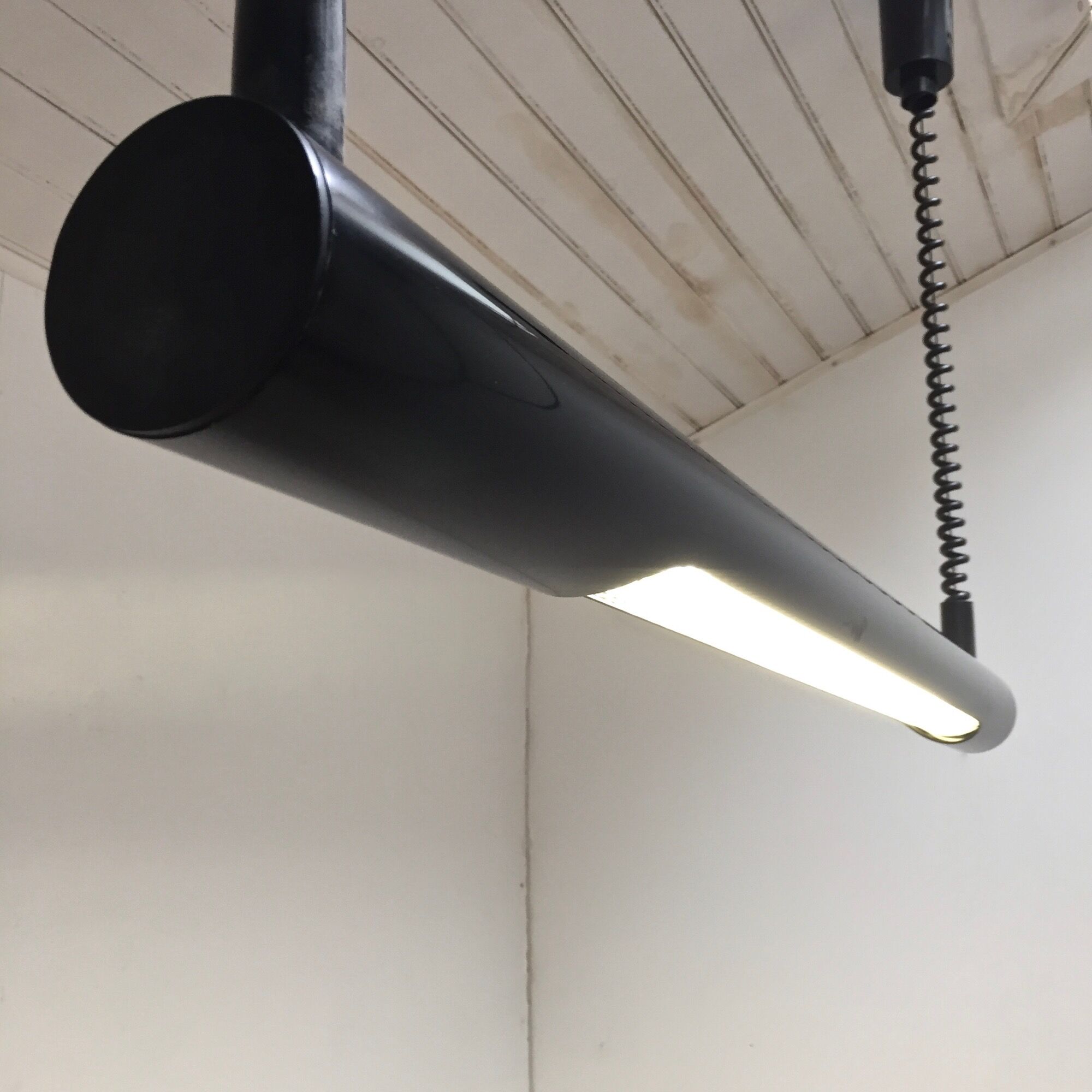 Neon suspension -ressort