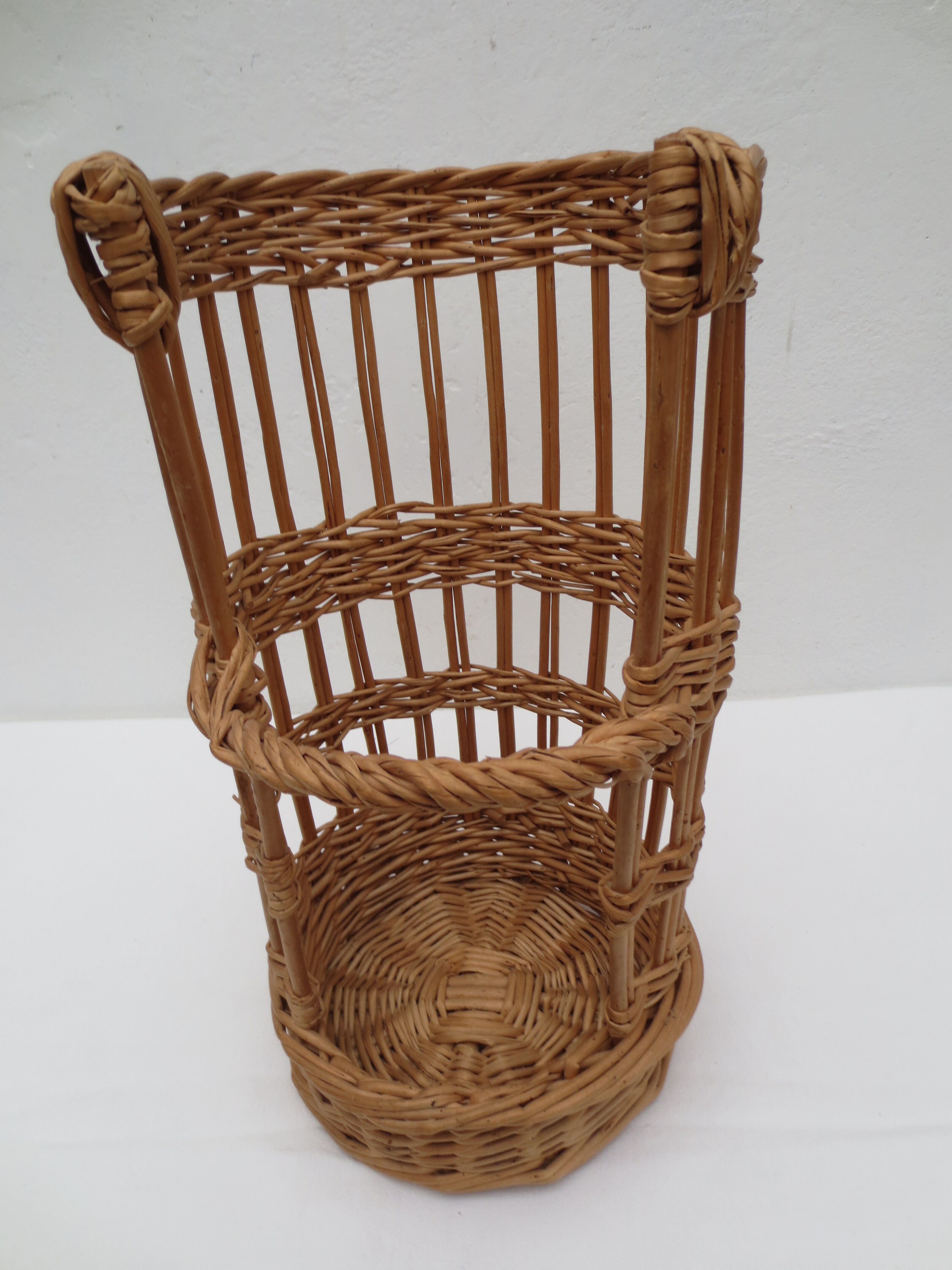Old baguette basket, wicker bakery