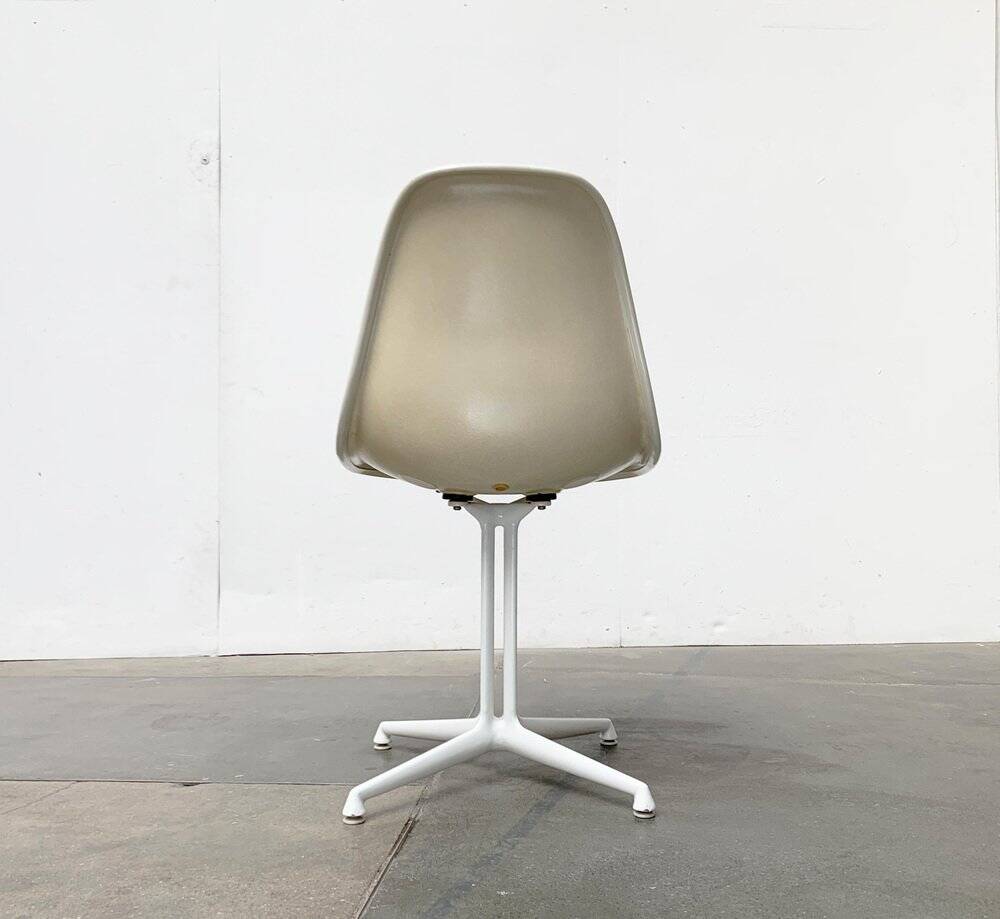 Chaise en fibre de verre La Fonda par Charles & Ray Eames pour Herman Miller, années 1960