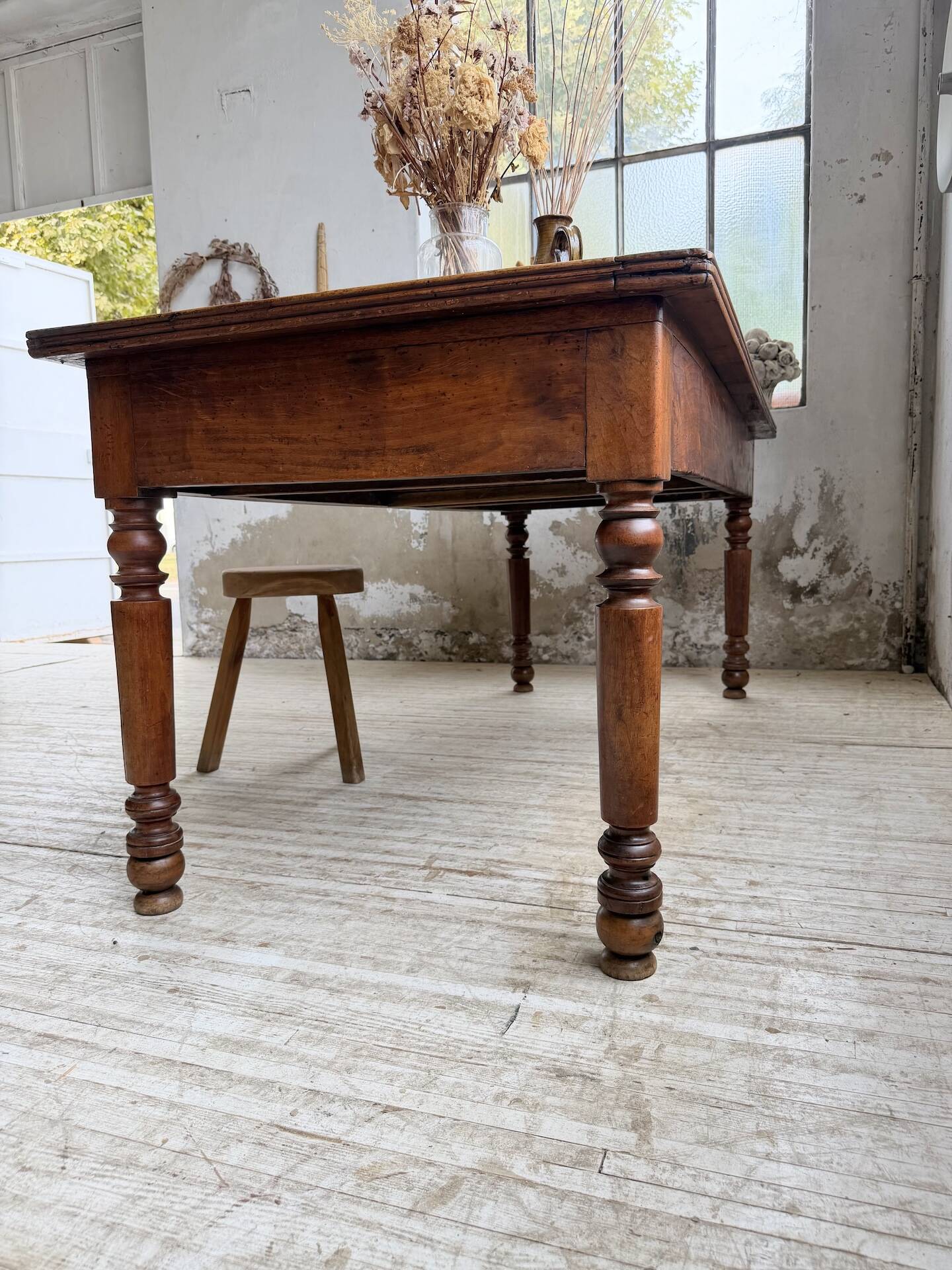 Table de ferme ou table de drapier noyer massif 1900