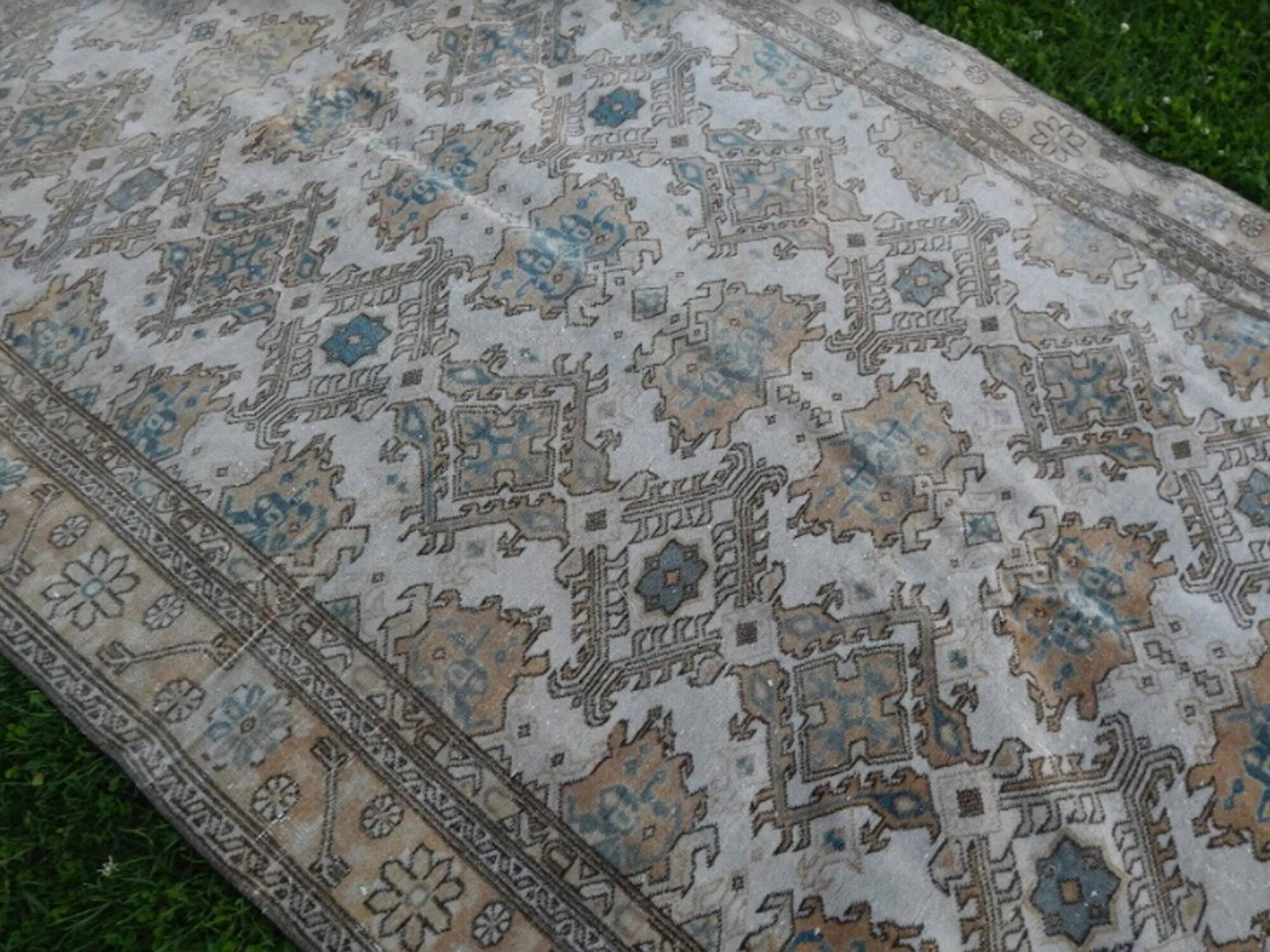 Vintage handmade Turkish rug 145x270 cm