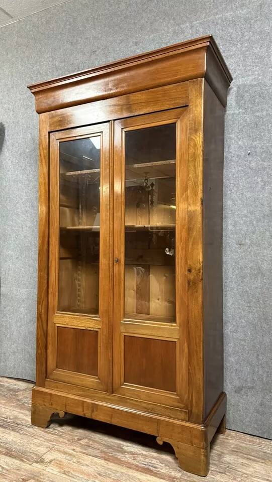 Parisian library, Louis Philippe period, in walnut, circa 1830